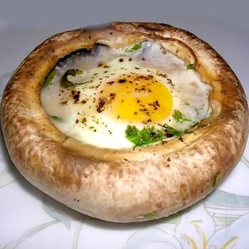 Шампиньоны с яйцами: рецепты сытных блюд