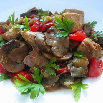 Мясо с сушеными грибами: рецепты для духовки и мультиварки