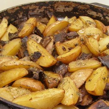 Рецепты жареной и тушеной картошки с лесными грибами