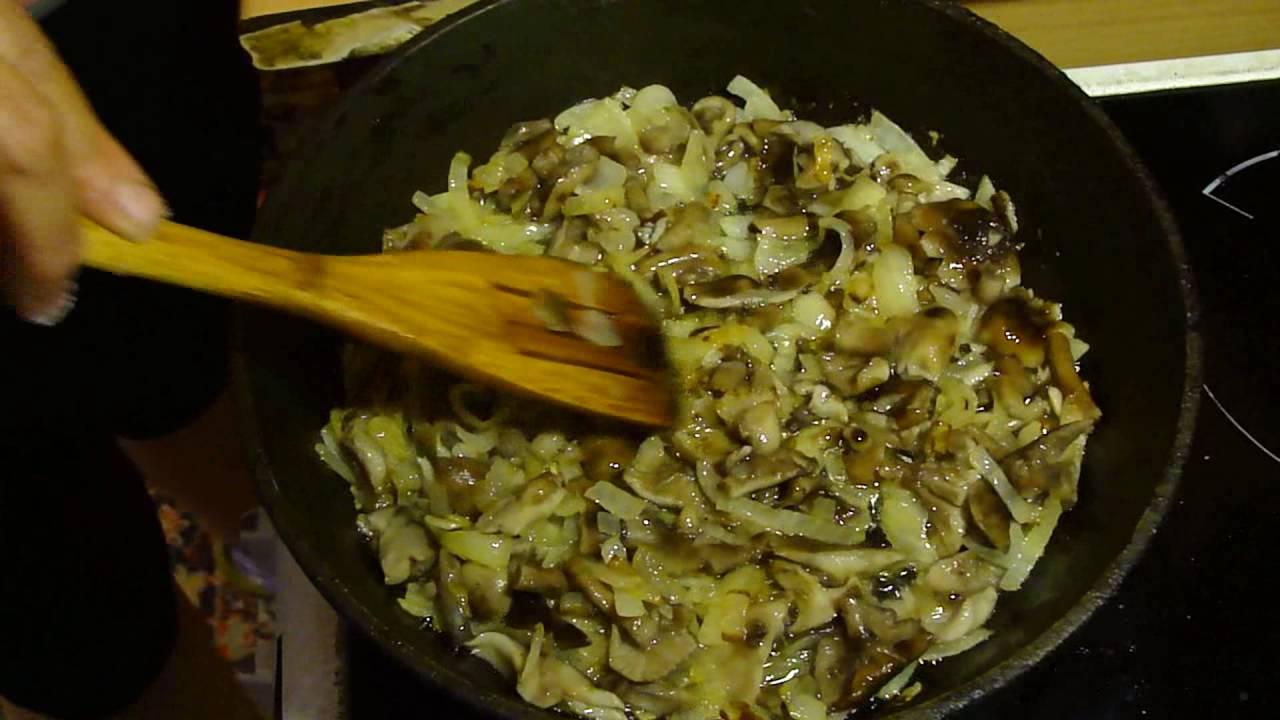 Как пожарить картошку с белыми грибами в мультиварке