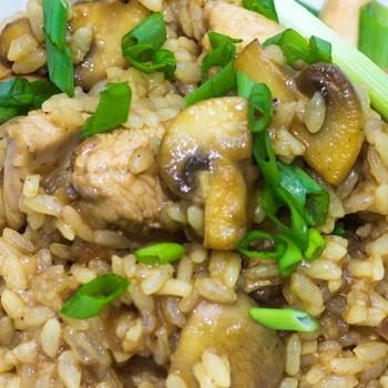 Рис с мясом и грибами: рецепты для духовки и мультиварки