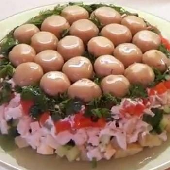 Оригинальный салат «Грибная поляна» с шампиньонами