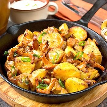Лисички с картошкой, приготовленные в духовке