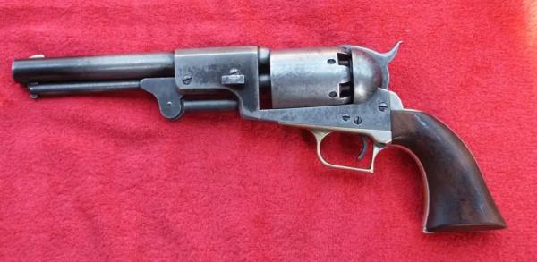 Просто галерея из множества &laquo;кольтов&raquo;