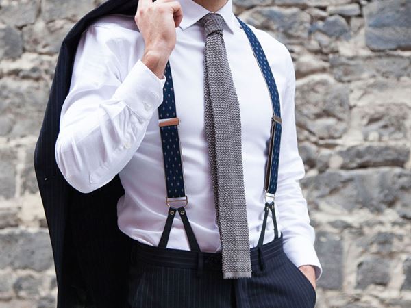 Как правильно носить подтяжки?