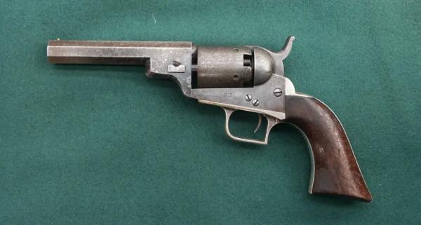 Просто галерея из множества &laquo;кольтов&raquo;