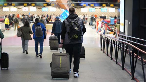 Временные ограничения введены в аэропортах шести городов РФ