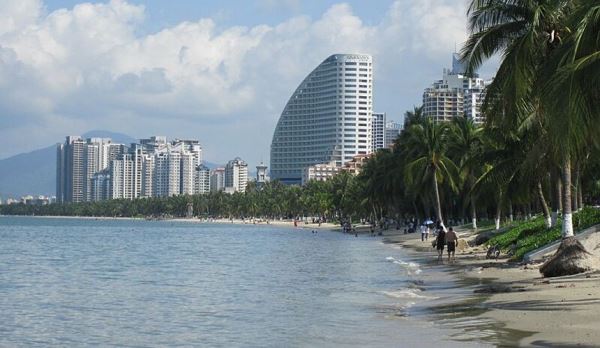 Турист из Сургута не улетел на Хайнань из-за киргизского паспорта подруги