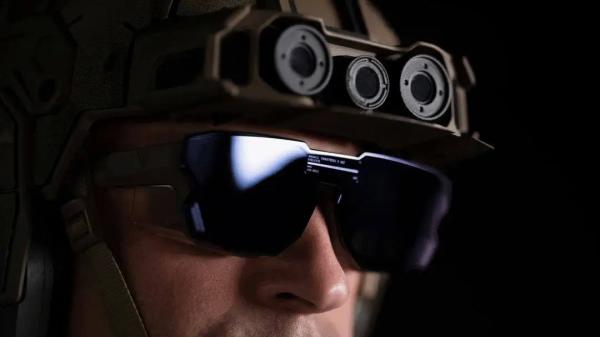 Защитный шлем с системой дополненной реальности Anduril EagleEye