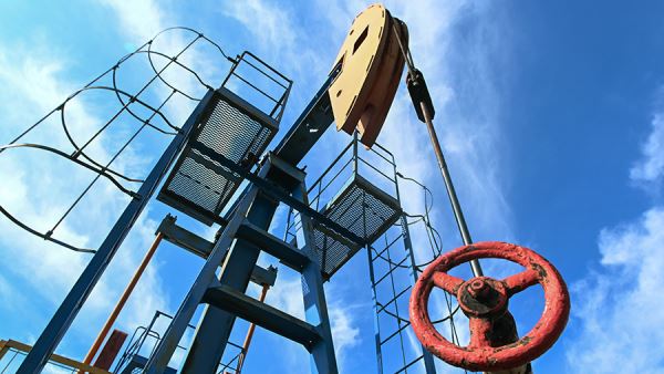 Индия начала оплачивать нефть из России в юанях