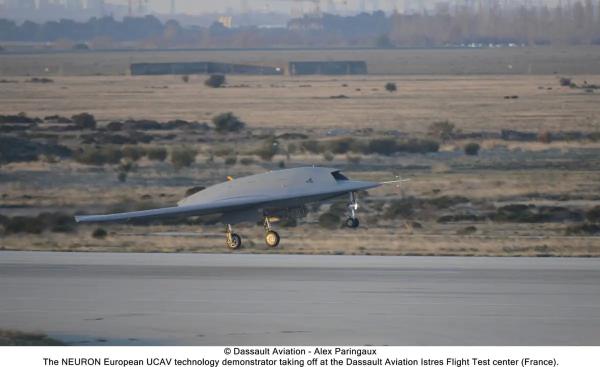 «Ура, мы ломим!». Подпись: шведы…