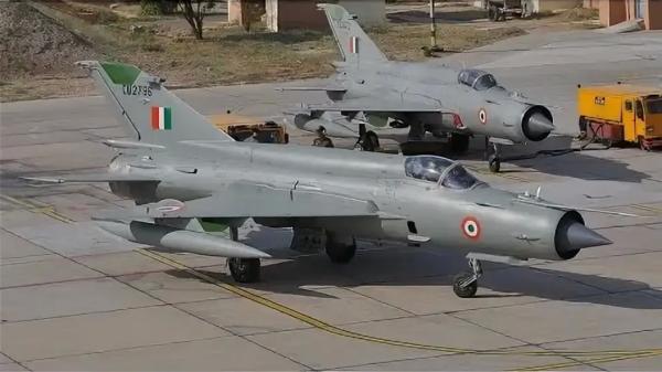 Дайте русские струны для &laquo;балалайки&raquo;!