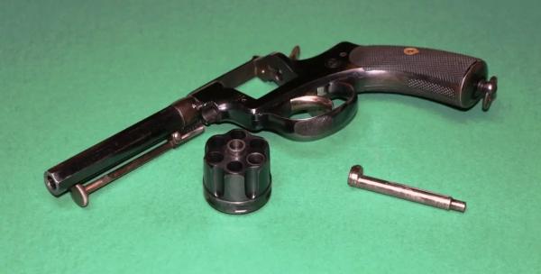 Один-единственный сюжет &ndash; револьверы &laquo;Наган&raquo;