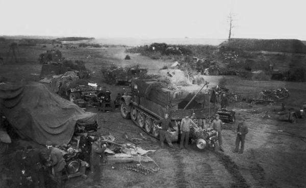 Ох, и тяжелая это работа - из болота тащить подбитый &laquo;Тигр&raquo;