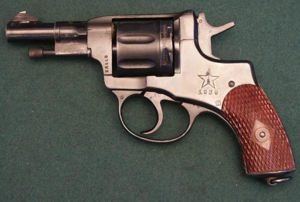 Один-единственный сюжет &ndash; револьверы &laquo;Наган&raquo;