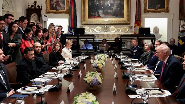 Трамп и Зеленский начали переговоры в Белом доме