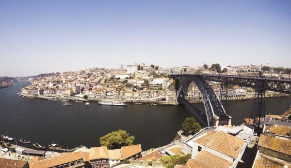 Россияне жалуются на издевательство при оформлении виз в Португалию