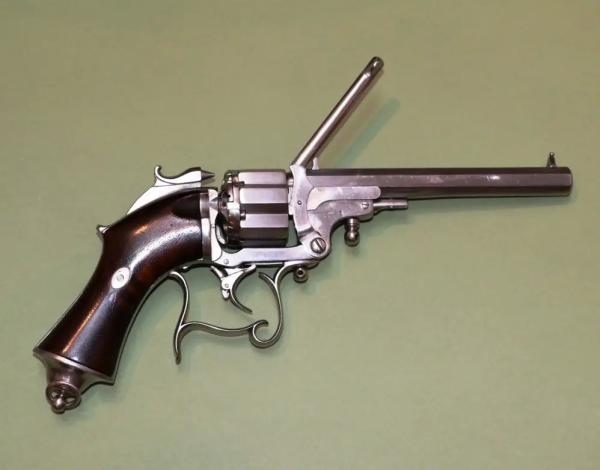 Галерея револьверов&hellip; французских!