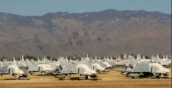 Беспилотные &laquo;Фантомы&raquo; и &laquo;Сражающиеся Соколы&raquo;: воздушные мишени, прорыватели ПВО и истребители, управляемые искусственным интеллектом