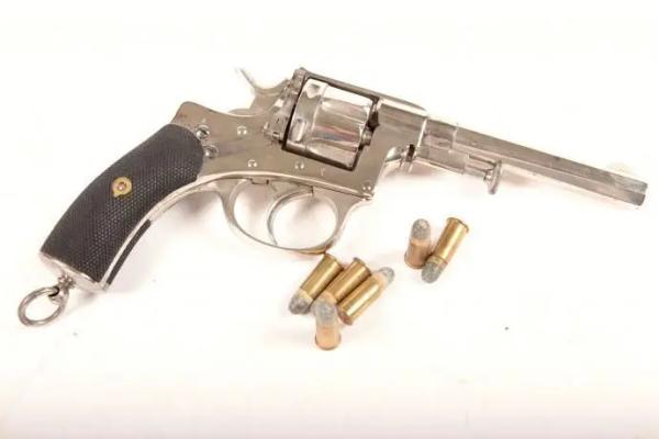 Один-единственный сюжет &ndash; револьверы &laquo;Наган&raquo;