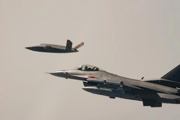 Крылатая ракета Kratos Ragnar&ouml;k для беспилотной авиации