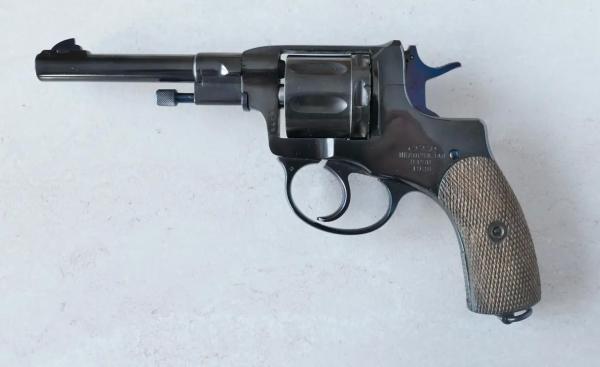 Один-единственный сюжет &ndash; револьверы &laquo;Наган&raquo;