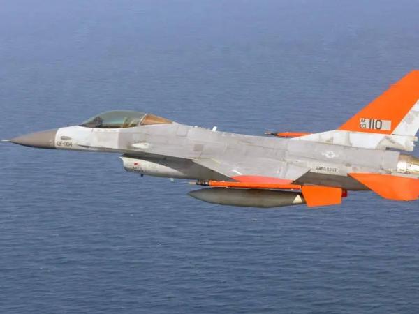 Беспилотные &laquo;Фантомы&raquo; и &laquo;Сражающиеся Соколы&raquo;: воздушные мишени, прорыватели ПВО и истребители, управляемые искусственным интеллектом