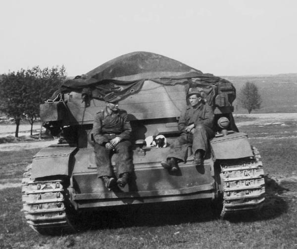 Ох, и тяжелая это работа - из болота тащить подбитый «Тигр»