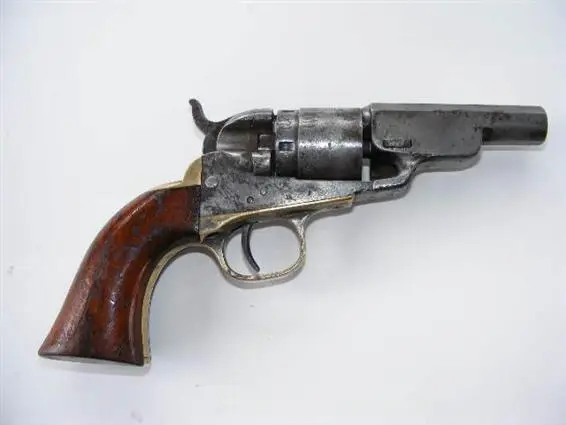 Просто галерея из множества &laquo;кольтов&raquo;