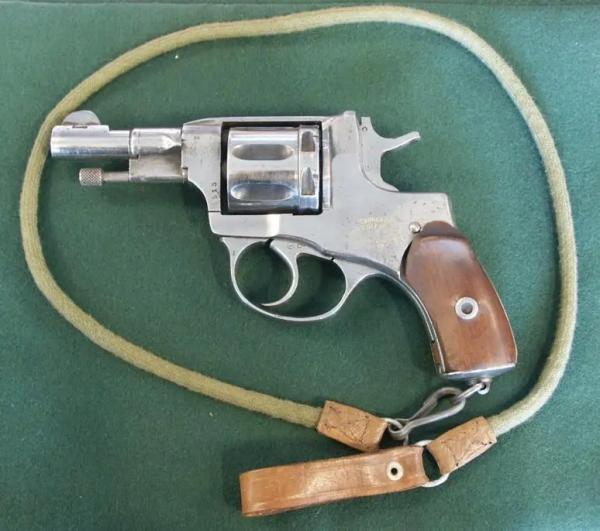 Один-единственный сюжет &ndash; револьверы &laquo;Наган&raquo;