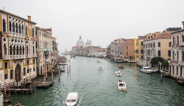 Туристов отвезут за 7 тысяч рублей в Италию с юга России