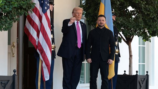 Трамп заявил о плане обсудить с Зеленским разговор с Путиным