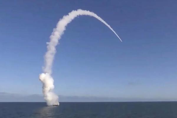 Зачем мирному японцу такой длинный меч?