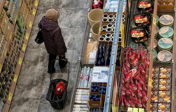 Центробанк в четвертый раз подряд снизил ключевую ставку. Как это повлияет на российскую экономику?