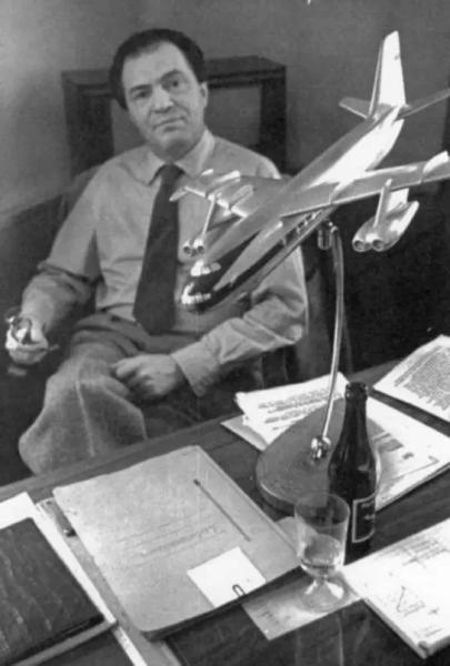 Краснозвёздные &laquo;Юнкерсы&raquo; Бруно́льфа Бааде