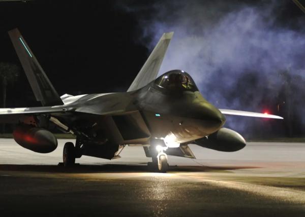 Что общего у F-22 Raptor и «Урал-375»