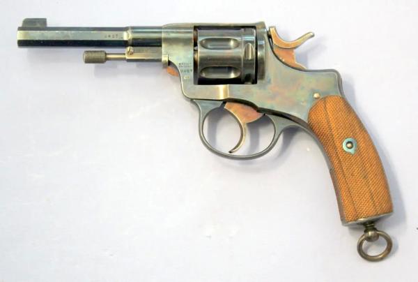Один-единственный сюжет &ndash; револьверы &laquo;Наган&raquo;