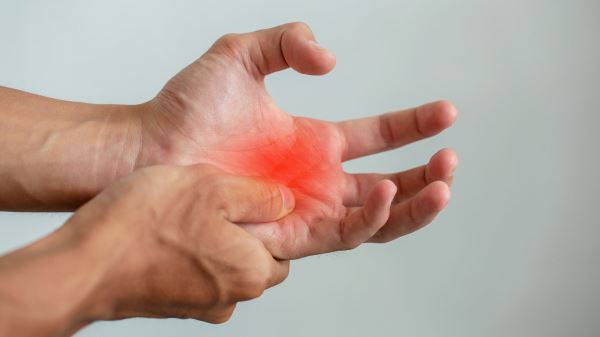 8&nbsp;признаков на&nbsp;руках, которые могут указывать на&nbsp;болезнь