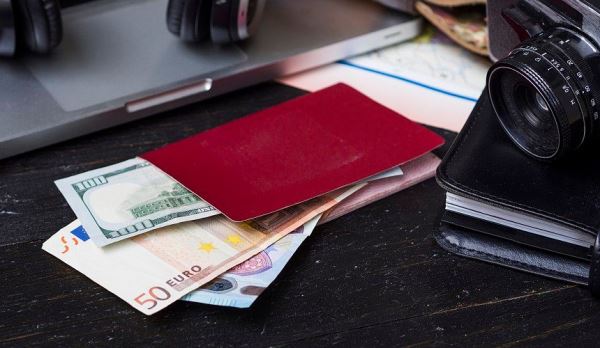 Туристы с паспортами нескольких государств путаются, что показывать на границе