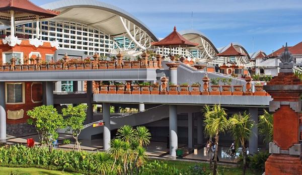 Не улетевшая на Бали туристка отсудила у Utair 350 тысяч рублей