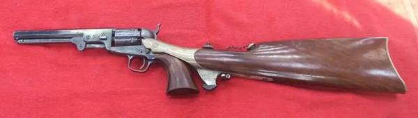 Просто галерея из множества &laquo;кольтов&raquo;