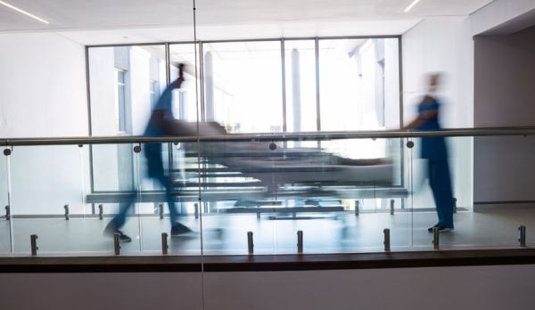 СМИ: российский турист отравился метанолом на Бали и впал в кому