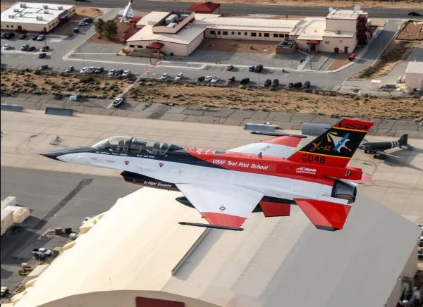 Беспилотные &laquo;Фантомы&raquo; и &laquo;Сражающиеся Соколы&raquo;: воздушные мишени, прорыватели ПВО и истребители, управляемые искусственным интеллектом