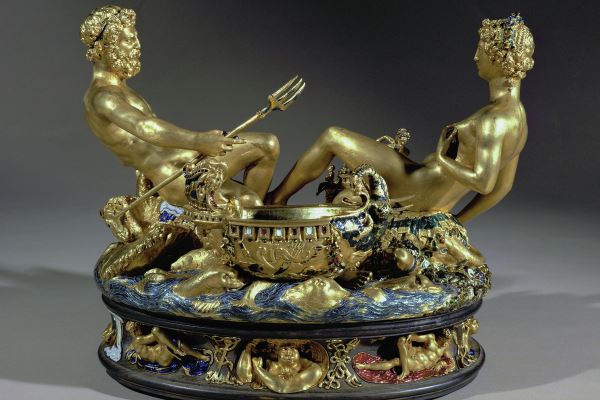 Лувр ограбили всего за семь минут. Как это стало возможным и почему похитить даже самые охраняемые сокровища из музеев так легко?