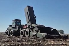 На Украине заметили 14-метрового &laquo;монстра&raquo; для разминирования