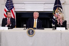 «Посмотрим через шесть месяцев». Трамп отреагировал на слова Путина о новых санкциях