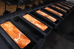 Россия впервые за полтора года нарастила золотой запас