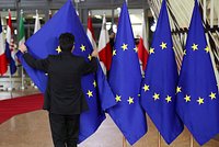 Снятие санкций и возвращение активов. Европа и Украина смягчили требования к России в ожидании встречи Путина и Трампа